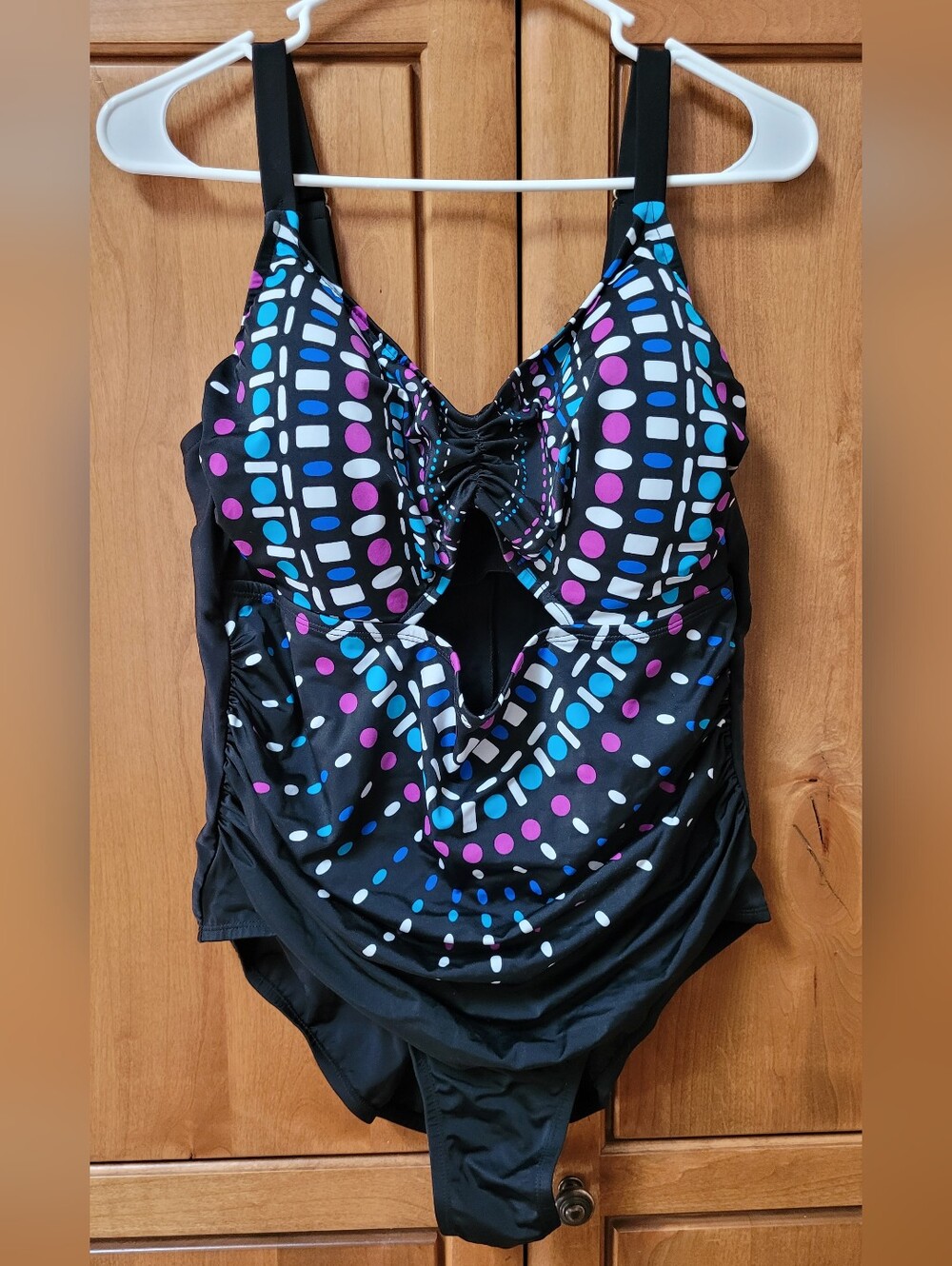 EUC | Ava & Viv Target Peekaboo Ruched One Piece Swimsuit